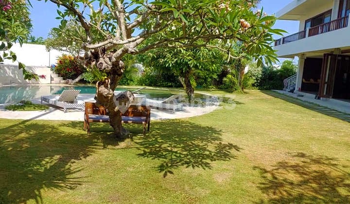 Dijual Villa In Bumbak Umalas Seminyak