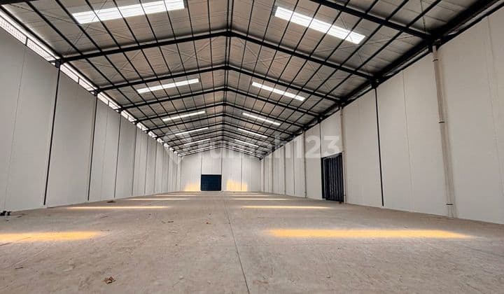 Ready-to-Use Gresss Warehouse in Pasar Kemis, Tangerang