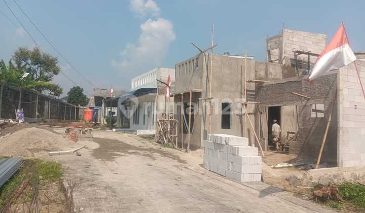 Rumah Baru Impian Keluarga Dan Anak Anak Di Bogor