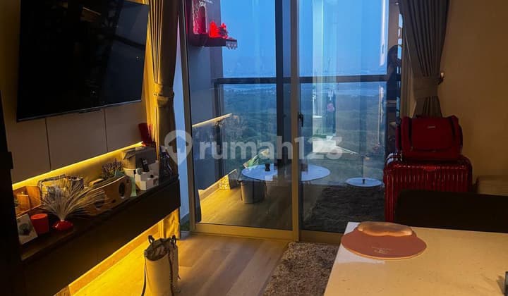Jual Bu dan Full Furnish Mewah! Dijual Apartemen Gold Coast 2 Br