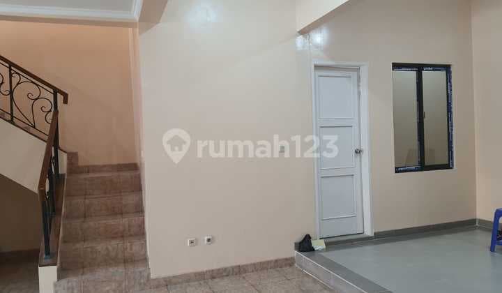 For rent house in Monaco Gading Serpong