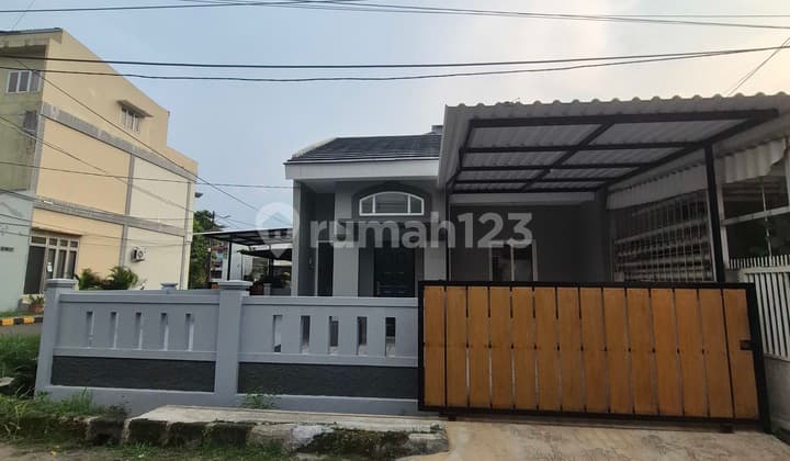Dijual Rumah di Sektor 6 Gading Serpong Posisi Hook