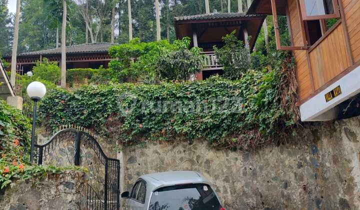 Villa Kayu Jl. Sindangwaas Dkt Komplek Pramestha Dago Giri
