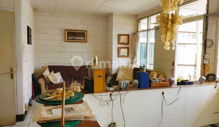 Rumah Bergaya Vintage Jl. Cipaku Indah Setiabudi Bandung Harga Nego