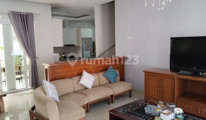 Rumah 2Lt di Komplek Setiabudi Regency