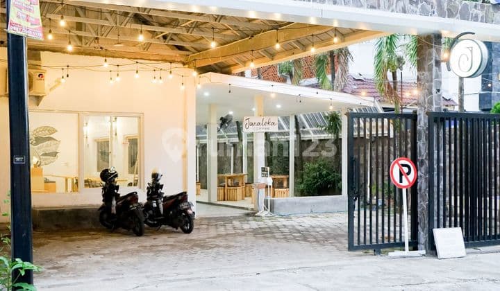 For Sale Guest House, Private House, and Cafe in Harjosudiro Yogyakarta