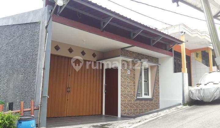 RUMAH JL. MENDUT UTARA