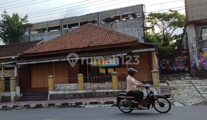 RUMAH JL. JENDRAL SUDIRMAN, SALATIGA