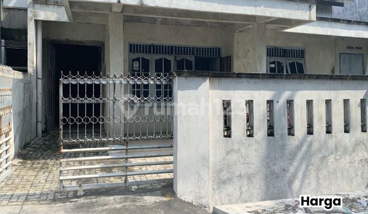 House on Jl. Setiyaki Raya House on Jl. Setiyaki Raya