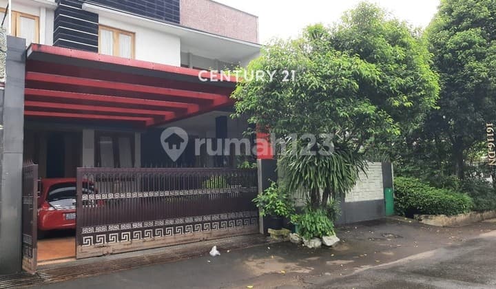 Hunian Eksklusif dengan Bangunan Luas di Jantung Jakarta Timur