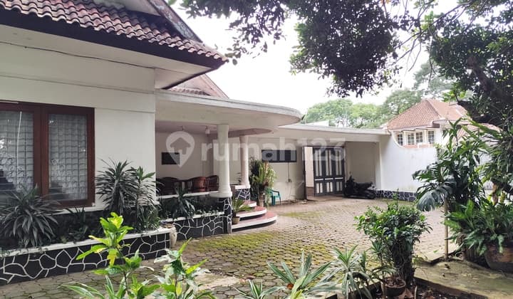 Dijual Rumah Tanah Luas Siap Huni Lokasi Bagus Setiabudi Bandung