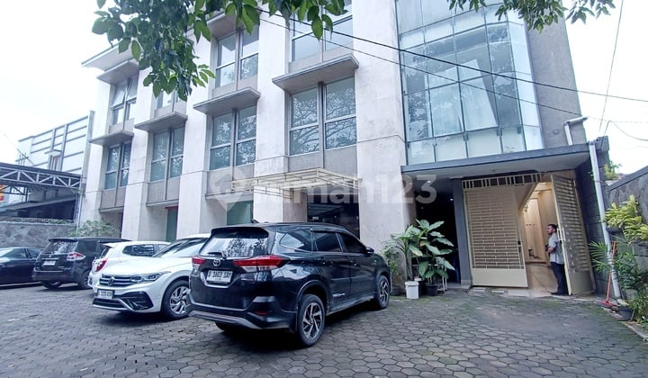 Dijual Gedung Perkantoran Area Terbaik Mainroad Supratman Bandung