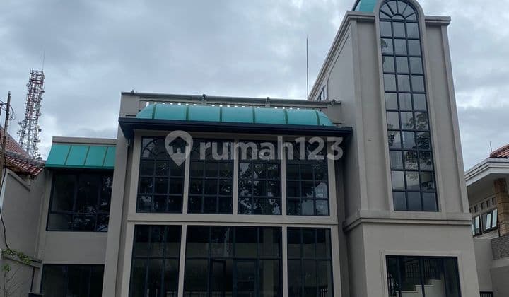 Dijual Ruang Usaha Mewah Lokasi Premium Mainroad Dago Kota Bandung