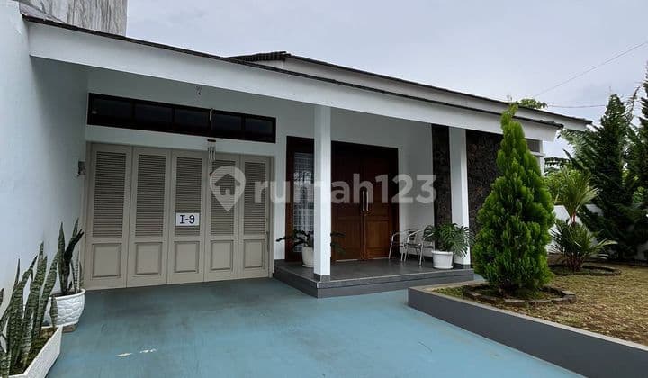 Dijual Rumah 1 Lantai Dengan Tanah Luas Lokasi Bagus Dalam Komplek Ciwaruga Bandung