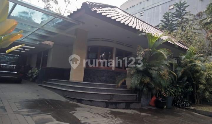 Dijual Rumah Heritage Bangunan Masih Bagus Lokasi Premium Dipatiukur Bandung