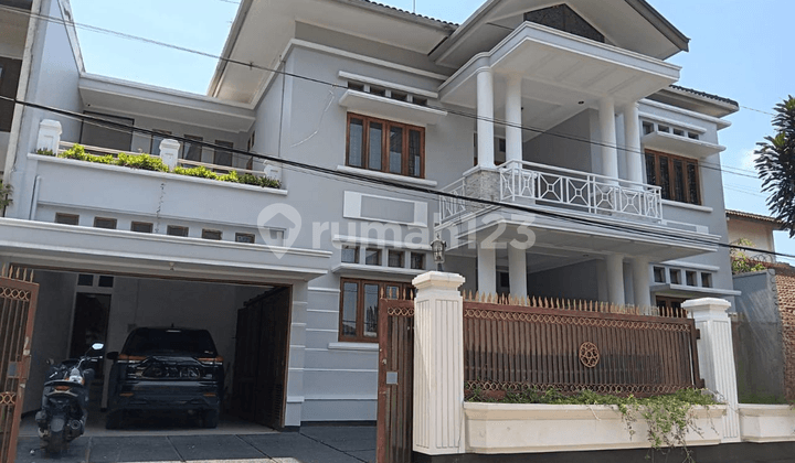 Disewakan Rumah Luas Siap Huni Area Sejuk Gegerkalong Bandung
