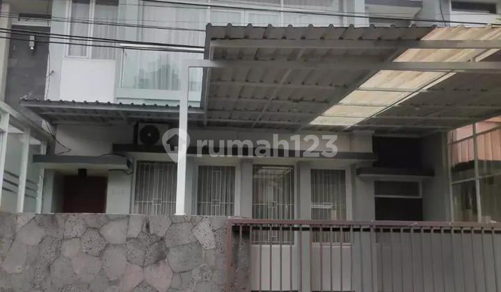 Disewakan Rumah Cantik Siap Huni Lokasi Bagus Setiabudi Bandung