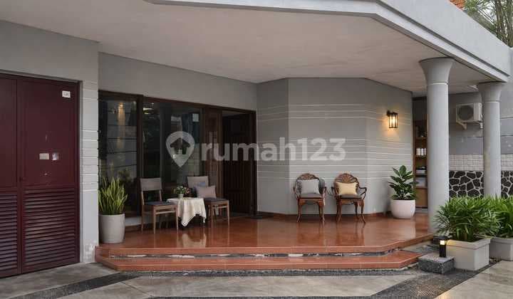 Dijual Vintage House Wonokromo Surabaya Pusat