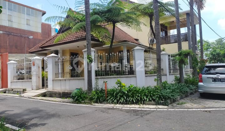 Rumah 2 lantai di Jalan Terusan Sudimoro