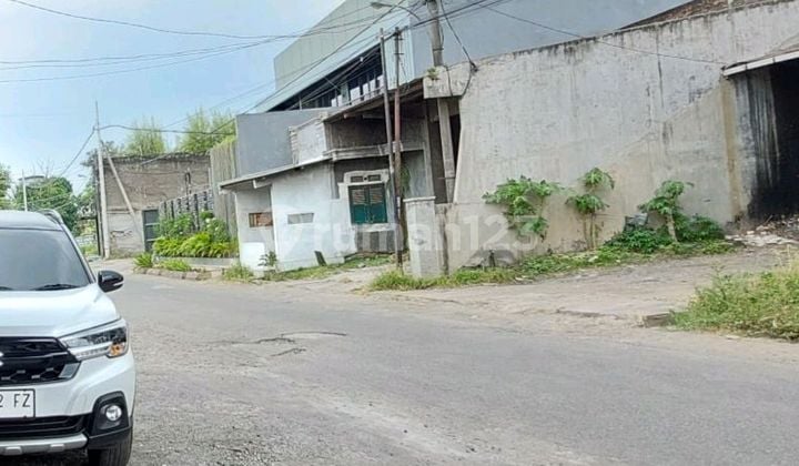 Pakisaji Gudang Eks Pabrik Rokok Skt 350 Meter Dari Jalan Raya Propinsi.