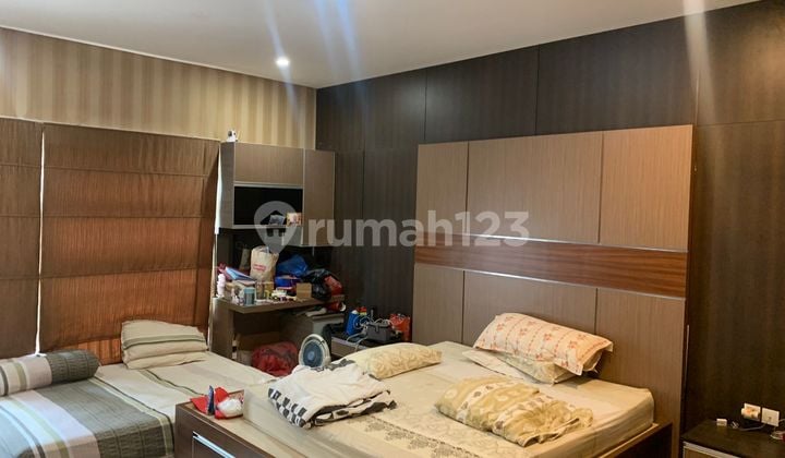 Dijual Rumah Mewah di Lantana - Luas & Siap Huni (007)