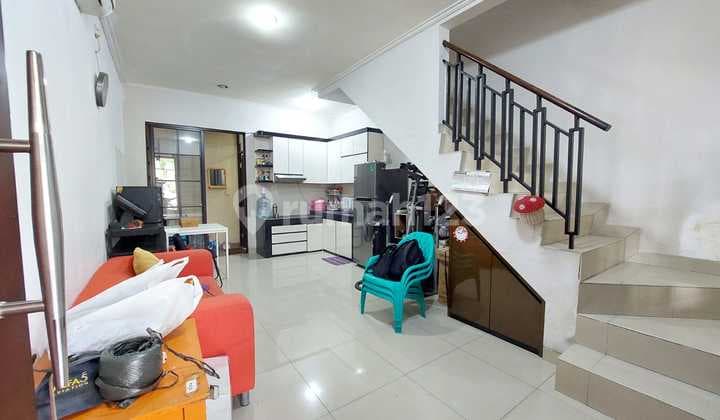 Nice House Ready to Occupy in East Asia Green Lake City Negotiable