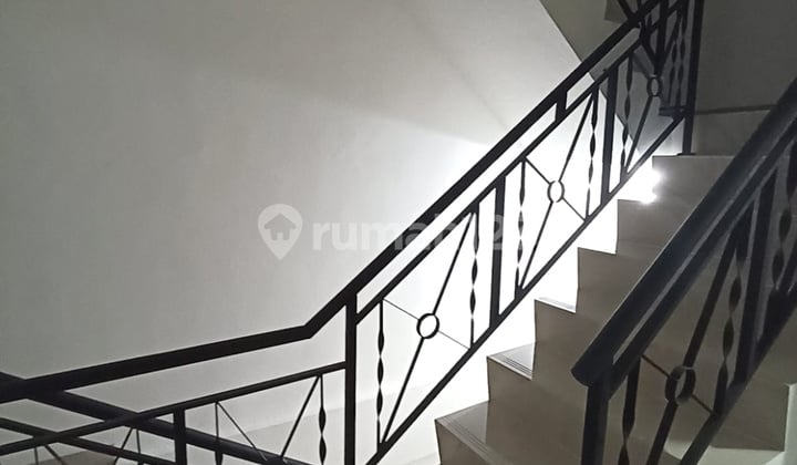 Sewa Ruko Taman Palem Lestari
