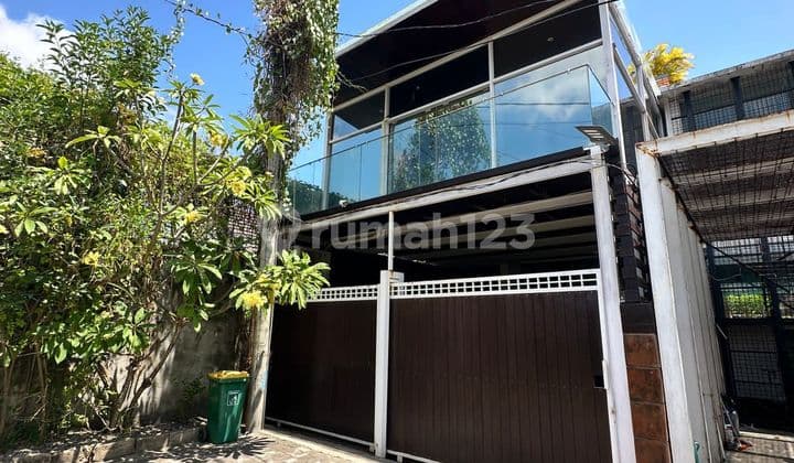 Jual Villa Jimbaran Bali Full Furnished Nyaman Vila 206.0 m² SHM