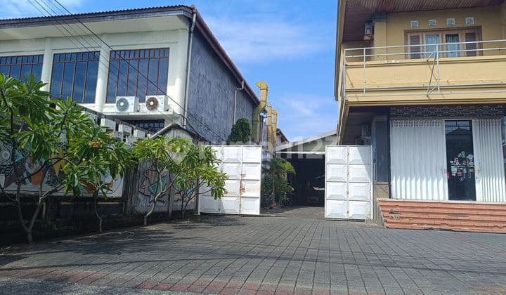 Gudang Luas Di Jalur Utama Kuta-By Pass Ngurah Rai Dengan Bangunan Kantor Dan Parkir Sangat Memadai