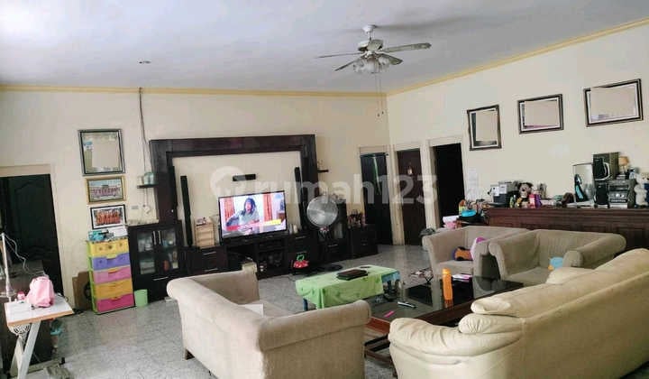 Rumah Luas dan Nyaman di Jemursari Utara Surabaya Ron.a2581