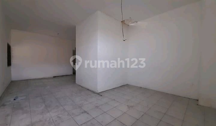 Gudang Tritan Taman Tanrise Sidoarjo Cocok untuk Usaha Ron.a3049