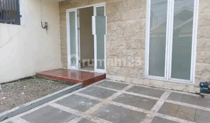 Rumah Modern Nirwana Eksekutif Surabaya Siap Huni Ron.a1777