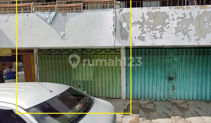 For Sale Shophouse Kalibokor Selatan Gubeng Surabaya, approximately 400 sqm land area.