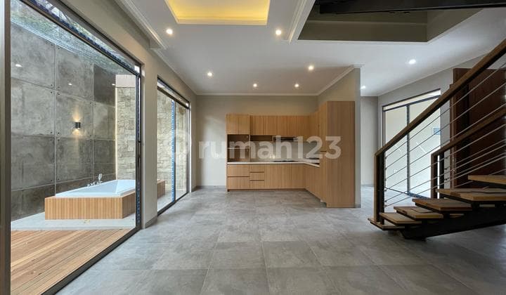 Rumah Baru 2 Lantai Siap Huni di Sayap Dago - Udara Sejuk