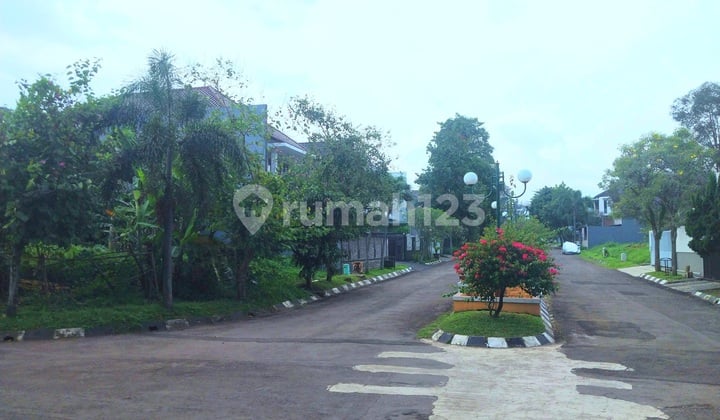 5 Menit ke Tol Pasteur! Dijual Tanah Hoek – Perumahan Eksklusif Pasteur, 278 m² Hadap Timur & Selatan, Harga Pas NJOP!