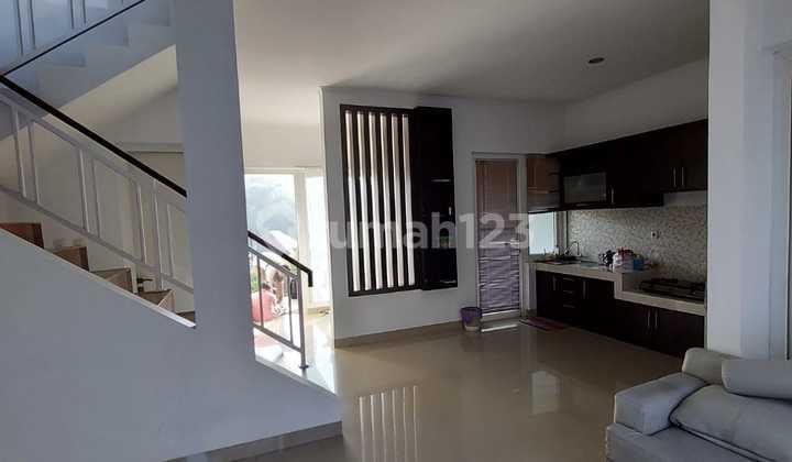 Rumah Furnished dalam komplek sayap Dago udara Sejuk - Siap Huni