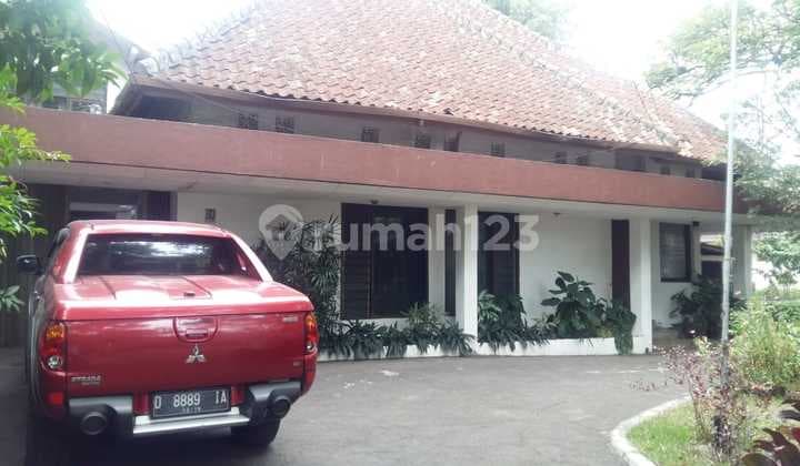 Rumah Heritage di Kawasan Prestisius Kota Bandung - Lokasi Strategis