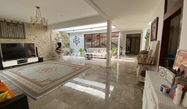 Rumah Homey Lantai Granit di Setrasari - Dekat Tol Pasteur