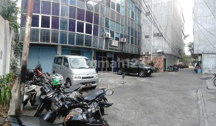 Ruko Gandeng Siap Pakai di Kemayoran Jakarta Pusat Ruko di Kemayoran 136.0 M² Unfurnished HGB