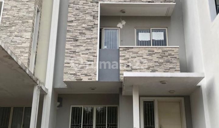 RUMAH SEWA DI VOLENDAM PIK, 3 LANTAI HADAP DEPAN, BAGUSSS, SIAP HUNI