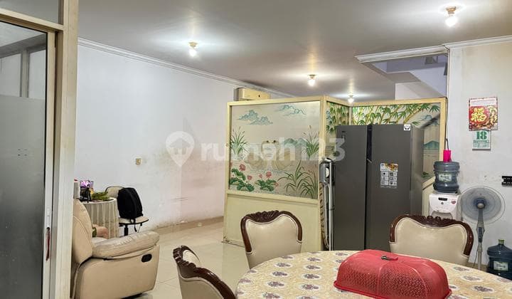 Jual Rumah Golf Lake 3 Lantai SHM Uk 6 X 18 Hadap Timur