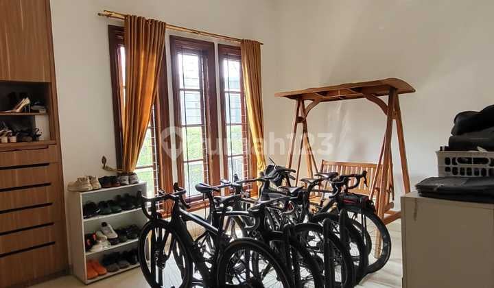 Rumah Mewah Taman Grisenda Hoek 4 Lantai Shm