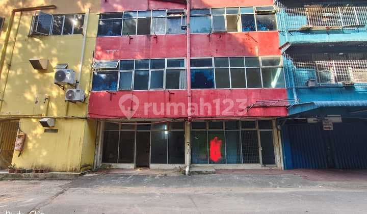 Dijual 2 Unit Ruko 3Lt Gandeng (Butuh Renovasi) Glass Centre di Raden Patah Nagoya, Batam