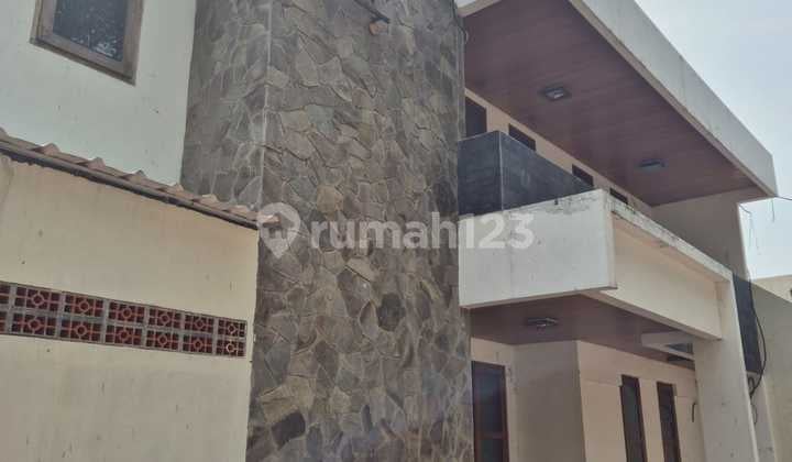 Disewakan Rumah Strategis Siap Huni di Kayu Putih