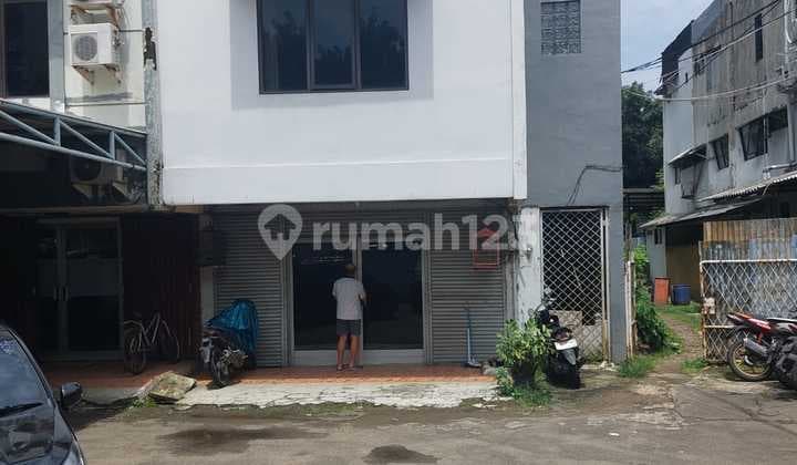 Strategic Shop House for Rent Ready to Occupy in Rawamangun, East Jakarta