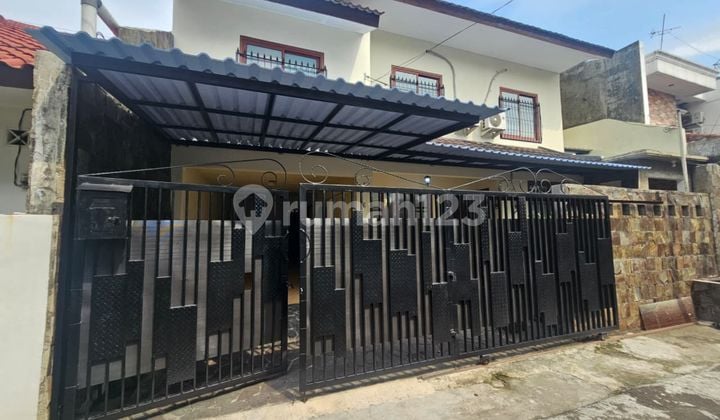 For Rent Strategic House in Rawamangun, East Jakarta