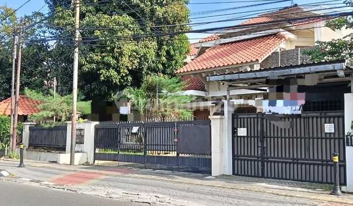 Disewakan Rumah Strategis 2 Lantai Siap Huni di Rawamangun