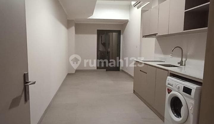 Disewakan Apartemen Menara Jakarta Kemayoran 3 Bedroom Semi furnish Bagus