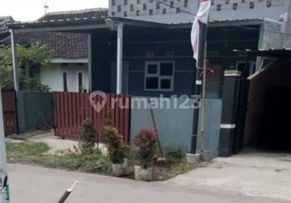 RUMAH 2 LANTAI DALAM KOMPLEK PERUMAHAN DI SOREANG KABUPATEN BANDUNG
