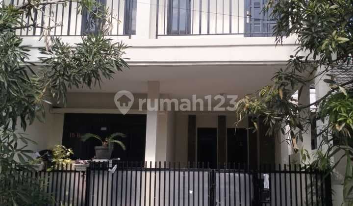 RUMAH 2 LANTAI DALAM KOMPLEK PERUMAHAN DI KIARA SARI PERMAI KOTA BANDUNG. DEKAT PINTU TOL BUAH BATU DAN BYPASS SOEKARNO HATTA.